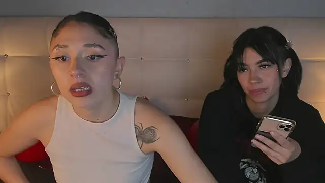 Snapshot of Zowi_Hottiee chatting on 20, 3, 2025 Zowi Hottiee online show from 20, 3, 2025