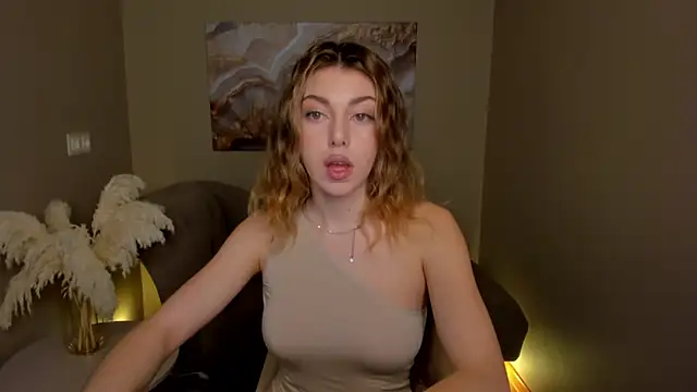 MollyMeltorr online show from 11, 10, 2025