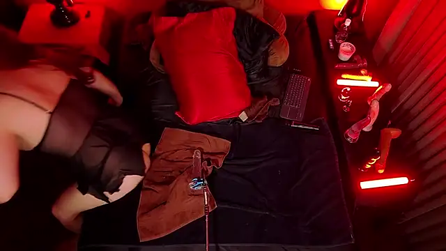 Snapshot of jennStarCD chatting on 22, 12, 2024 jennStarCD online show from 22, 12, 2024