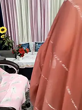 Cute-Raashii online show from 26, 4, 2026