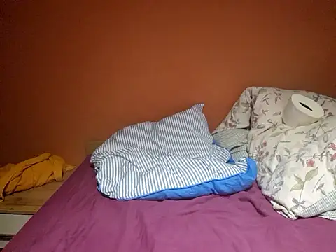 Snapshot of Josephine_LIVE chatting on 19, 10, 2025 Josephine LIVE online show from 19, 10, 2025