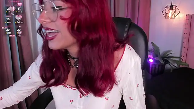 Snapshot of cloe__palmer chatting on 1, 3, 2025 cloe palmer online show from 1, 3, 2025