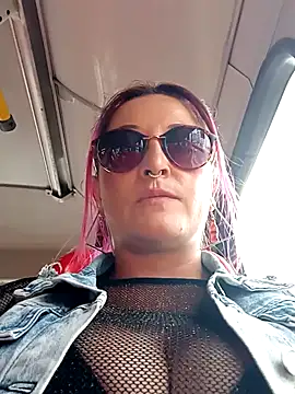 Snapshot of sophie_banger chatting on 7, 6, 2026 sophie banger online show from 7, 6, 2026