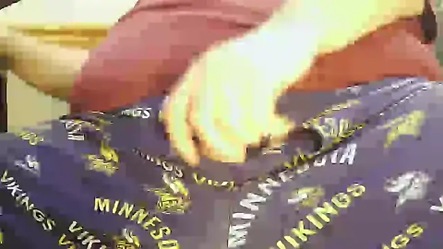 mnguy1972 online show from 15, 4, 2026