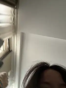 Krismil3 online show from 11, 4, 2026