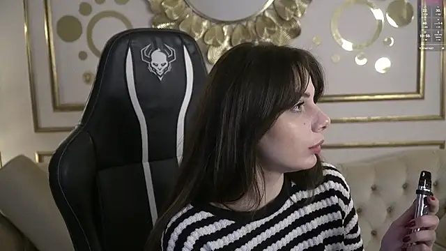 Snapshot of Alisa054 chatting on 7, 2, 2025 Alisa054 online show from 7, 2, 2025