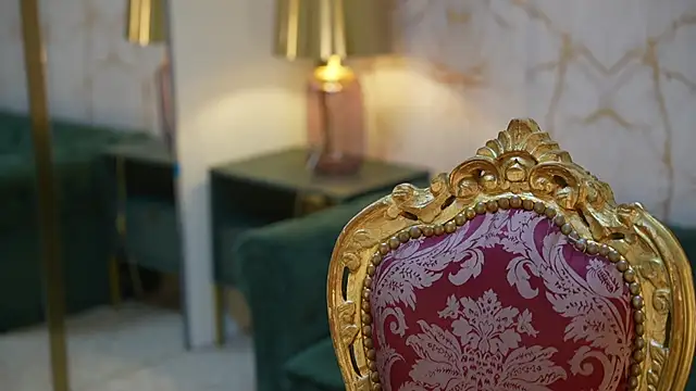 Snapshot of Alisa054 chatting on 12, 10, 2025 Alisa054 online show from 12, 10, 2025