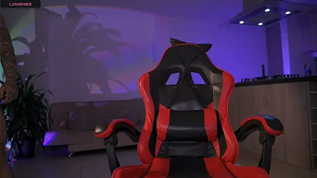 LeoSalvatore  online show from 5, 12, 2025