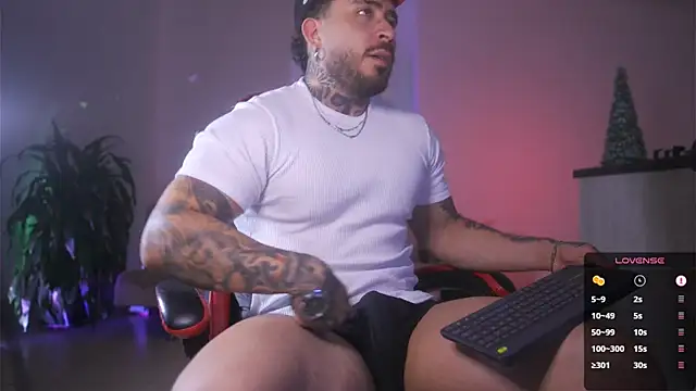 LeoSalvatore  online show from 10, 4, 2026