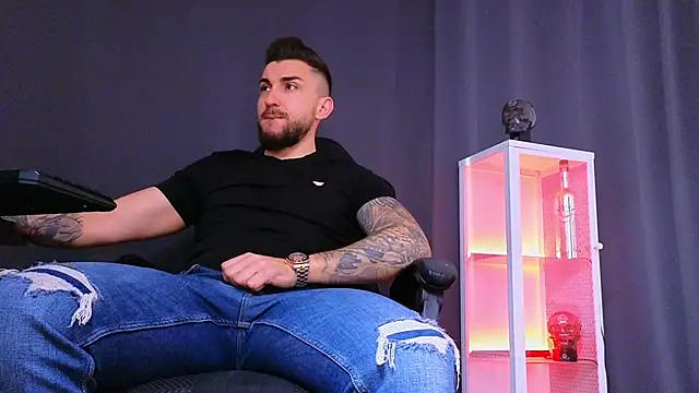 MightyAaron66 online show from 23, 2, 2025