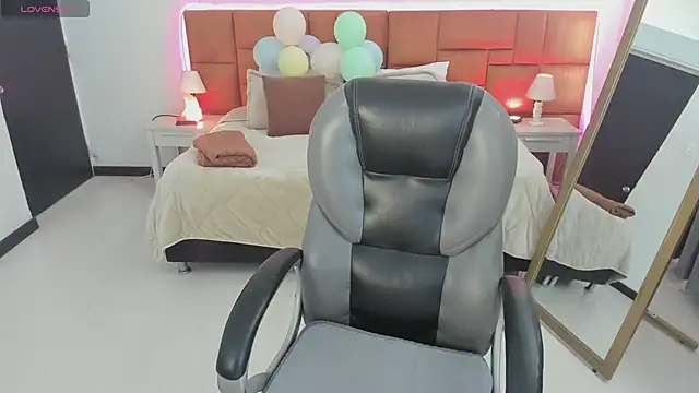 Snapshot of Tamy_edwards chatting on 5, 5, 2026 Tamy edwards online show from 5, 5, 2026