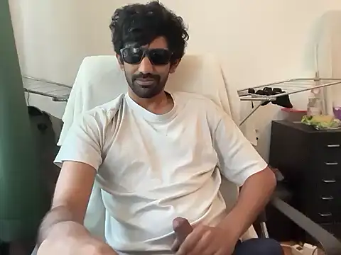 Snapshot of dominanthubby chatting on 3, 6, 2026 dominanthubby online show from 3, 6, 2026