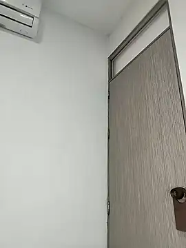 cuteluci  online show from 12, 1, 2025