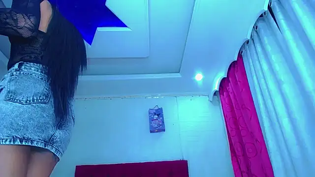 NahomiCamper online show from 15, 3, 2026