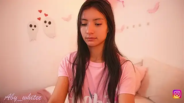 Snapshot of AbyWhitee chatting on 27, 10, 2025 AbyWhitee online show from 27, 10, 2025