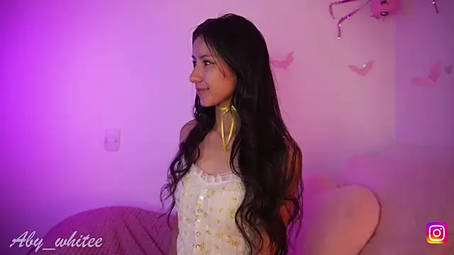 Snapshot of AbyWhitee chatting on 1, 11, 2025 AbyWhitee online show from 1, 11, 2025