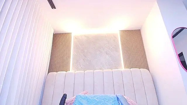 kata hazel online show from 25, 3, 2026