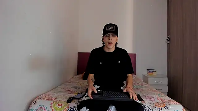 HeellBoy  online show from 28, 2, 2026