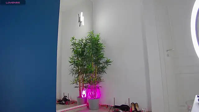 CelineMeyerr online show from 8, 7, 2026