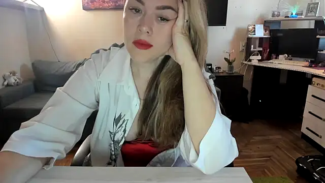 Snapshot of SofiaBells chatting on 10, 9, 2025 SofiaBells online show from 10, 9, 2025