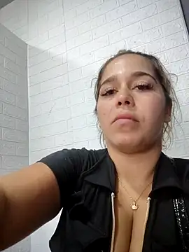 LaurenWelly  online show from 5, 11, 2025