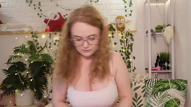 MonicaAsis online show from 18, 10, 2025