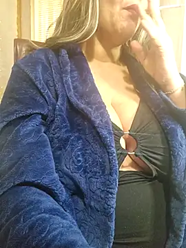 Foxlady2271 online show from 28, 2, 2025