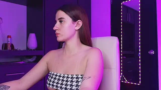 TinaJonnes  online show from 17, 3, 2026