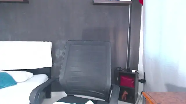 Snapshot of SusanLeroy chatting on 27, 4, 2026 SusanLeroy online show from 27, 4, 2026