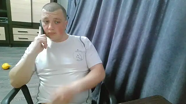 Snapshot of gamblingbum chatting on 27, 4, 2026 gamblingbum online show from 27, 4, 2026