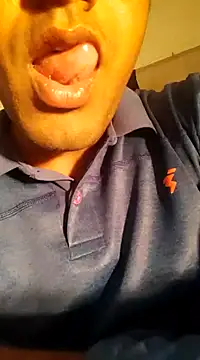 Snapshot of Wild-Honey chatting on 24, 12, 2024 Wild-Honey online show from 24, 12, 2024