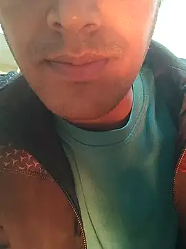 Snapshot of Wild-Honey chatting on 29, 12, 2024 Wild-Honey online show from 29, 12, 2024