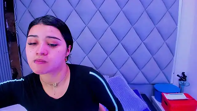 venusowen  online show from 1, 11, 2025