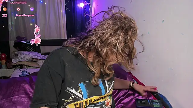 Snapshot of AnnieBigBoobs chatting on 6, 2, 2025 AnnieBigBoobs online show from 6, 2, 2025