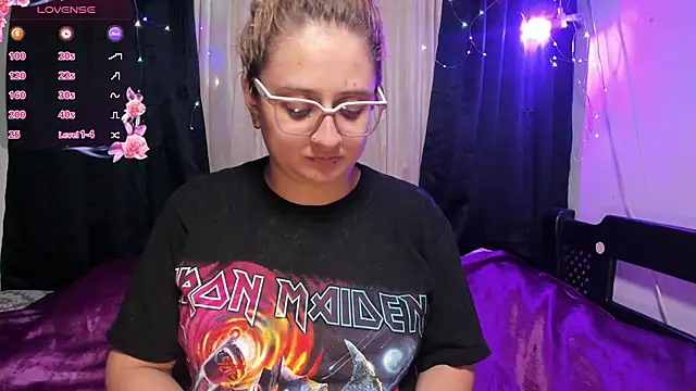 Snapshot of AnnieBigBoobs chatting on 16, 3, 2025 AnnieBigBoobs online show from 16, 3, 2025