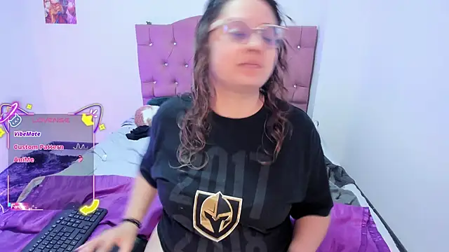 AnnieBigBoobs online show from 16, 12, 2025