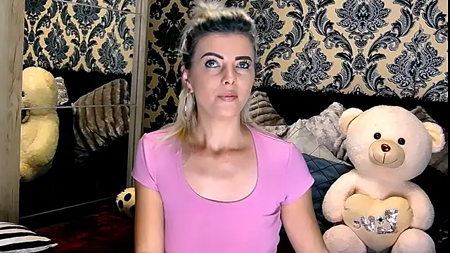 Snapshot of Aly_girl1 chatting on 11, 12, 2024 Aly girl1 online show from 11, 12, 2024