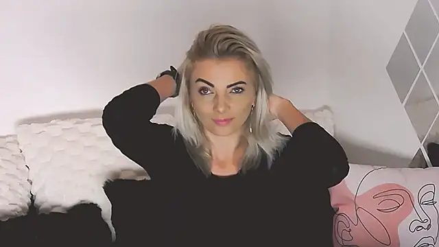 Snapshot of Aly_girl1 chatting on 1, 11, 2025 Aly girl1 online show from 1, 11, 2025