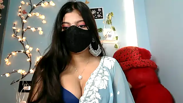 Reena Singh53 online show from 21, 11, 2025