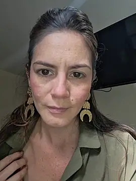 Snapshot of Hanny_24 chatting on 9, 2, 2026 Hanny 24 online show from 9, 2, 2026