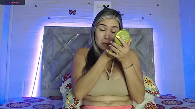 Snapshot of tami_vega chatting on 5, 6, 2026 tami vega online show from 5, 6, 2026