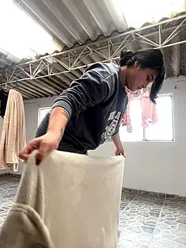 Little Ivy online show from 5, 11, 2025