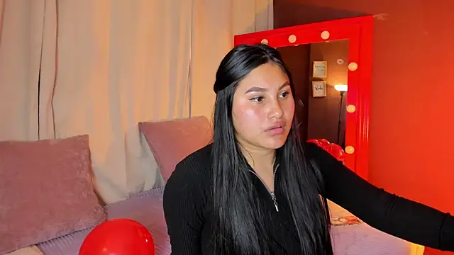 Little Ivy online show from 25, 2, 2026