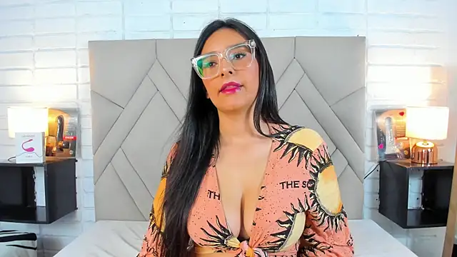 Isis Osman online show from 13, 1, 2025