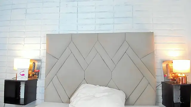 Isis Osman online show from 12, 3, 2025