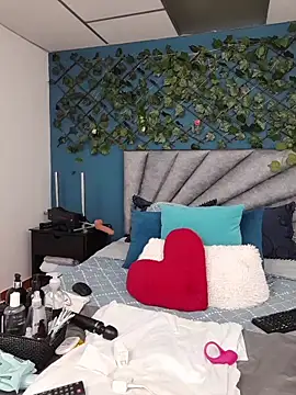 Grey Lorenz11 online show from 5, 3, 2026