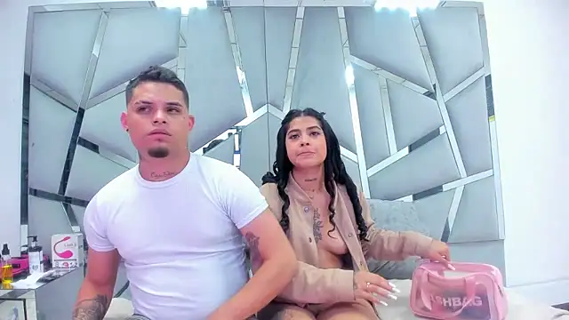 Snapshot of MelissaAndZeuss chatting on 2, 12, 2024 MelissaAndZeuss online show from 2, 12, 2024