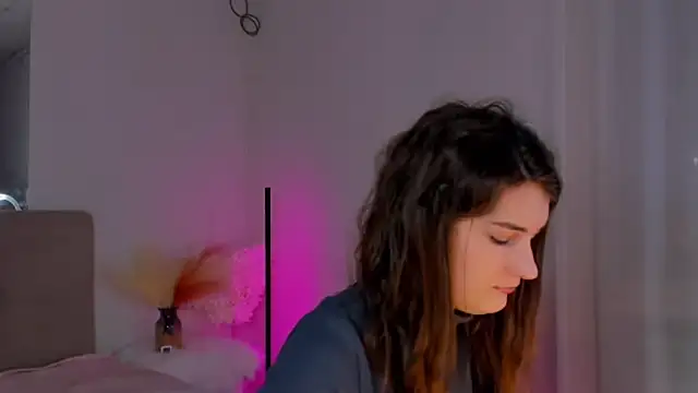 Laura Leee online show from 27, 2, 2025