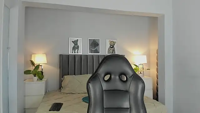 Madie  collins online show from 12, 11, 2025