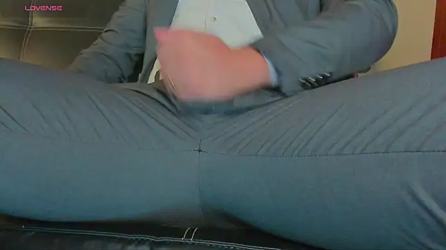 MrLonely02 online show from 17, 12, 2024